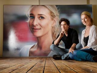Asher Keddie, Asher Keddie Are Posing For A Picture