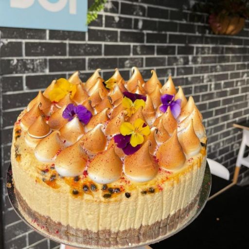 passionfruit and meringue cake from Cakeboi